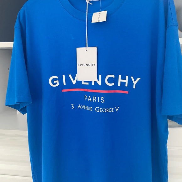 Authentic givenchy t shirt - Picture 2 of 4